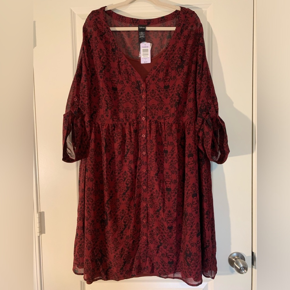 NWT Torrid Disney Villains Burgundy Chiffon Shirtdress Dress, size 4X